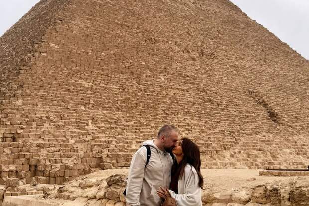 Телеведущая Анфиса Чехова призналась, что улетела с женихом в Египет