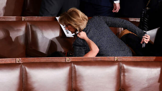 Конфликт на Ближнем Востоке, семья Ким на стрельбище и "медведь" в Нью-Йорке: 12 главных фото недели