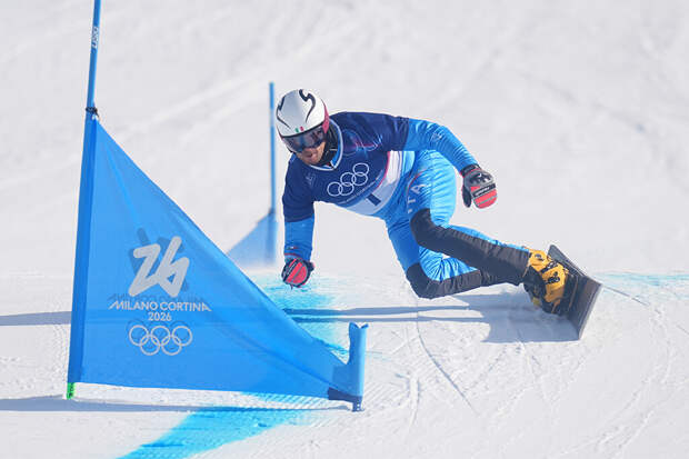 МОК одобрил использование российского флага на шлеме итальянского сноубордиста