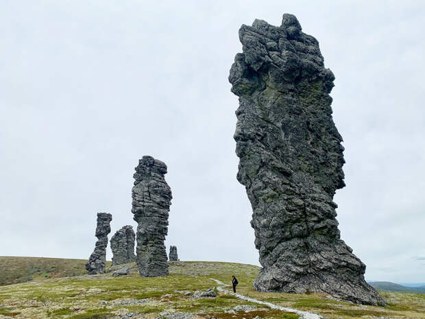 Маньпупунер: загадочные каменные великаны на Урале (ФОТО)