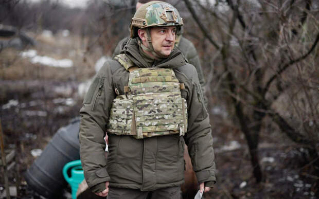 Пока на Зеленском бронежилет — хоть и задом наперед, но ладно сидит! — нам переживать не стоит!