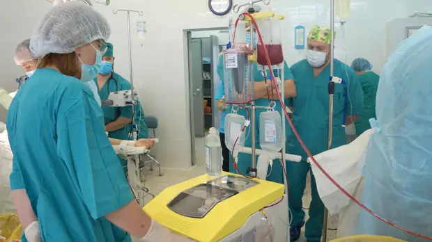 Врачи Ноябрьской ЦГБ успешно провели сложнейшую операцию