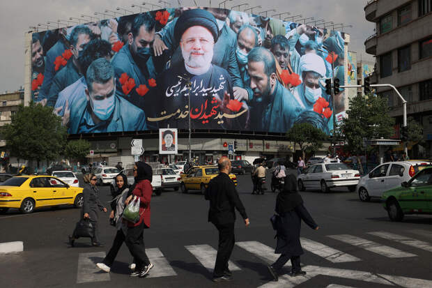 В Тегеране началась церемония прощания с главой Ирана Раиси и его соратниками
