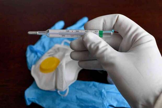 Жителей Самары призвали не вызывать скорую при температуре до 40°С