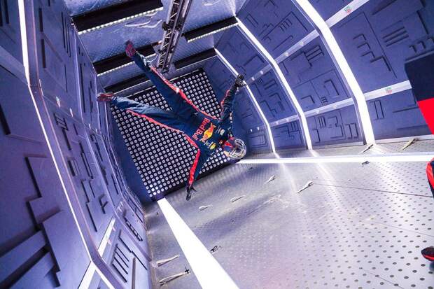 That looks fun An Aston Martin Red Bull Racing mechanic pictured floating during the team's Zero-G pitstop aboard an aircraft in Russia.