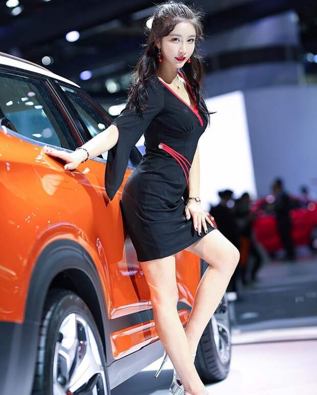 Девушки Auto Guangzhou 2018