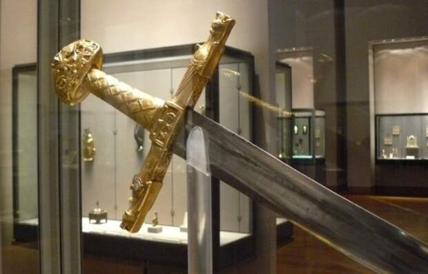 Легендарные мечи о которых сложены легенды.