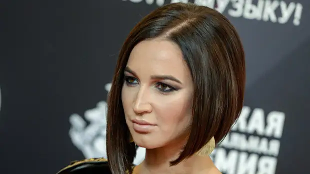 Бузова: раньше мне казалось, что фигурное катание проще других видов спорта