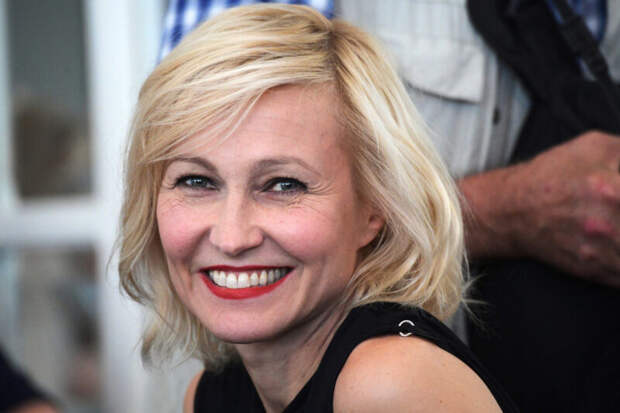 «Уехала, когда карьера работала»: почему 53-летняя Ингеборга Дапкунайте исчезла из России и что стало с её сыном