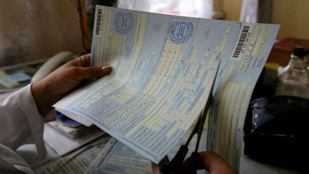 РИА Новости: россияне могут оформить больничный лист, даже если не болеют