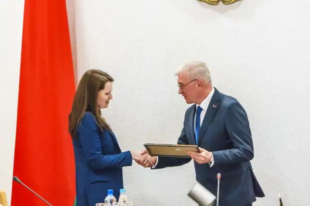 В Могилеве наградили победителей областного конкурса на лучшую организацию по охране труда и производственного травматизма.