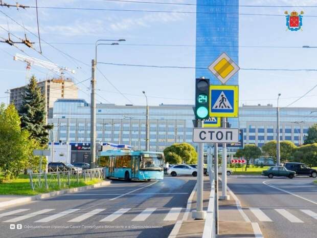 На Новоизмайловском проспекте обновили почти три километра дорожного полотна.