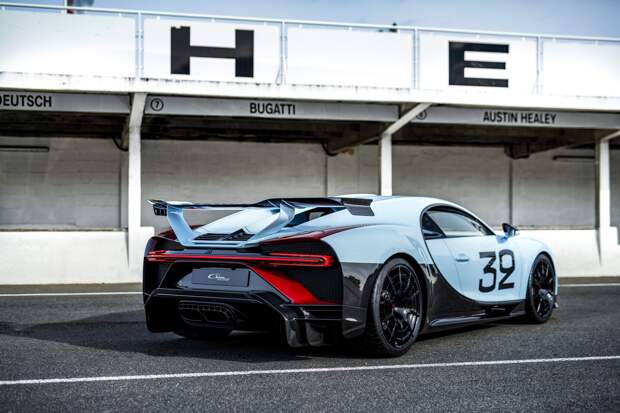 Спецверсия гиперкара Bugatti Chiron Pur Sport Grand Prix