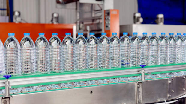 Роспотребнадзор заблокировал продажу более 100 тыс. бутылок минеральной воды