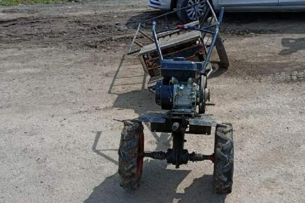 В Тамбовской области 16-летний водитель мотоблока столкнулся с легковушкой