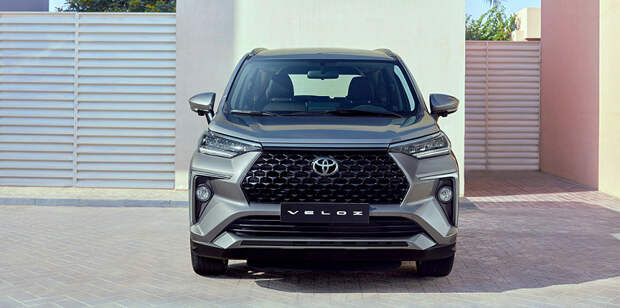 Семиместная Toyota Veloz подешевела в России до 2,9 млн рублей. Четыре месяца назад такие машины предлагались под заказ за 3,6 млн рублей