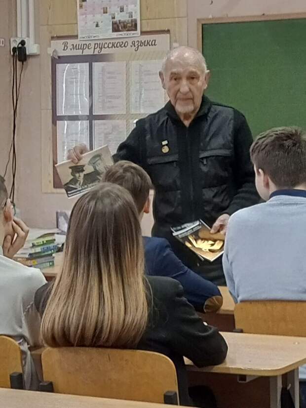 Фото мои с той самой встречи. Можно листать.