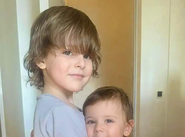 Актриса Елизавета Арзамасова показала редкие фото с детьми от Авербуха