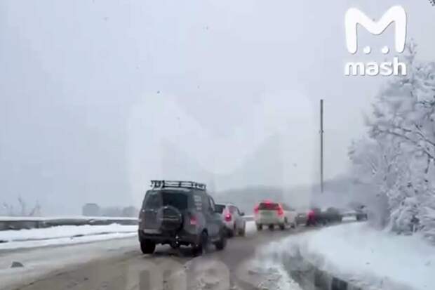 Mash: в Крыму за час выпала месячная норма осадков, дороги парализованы