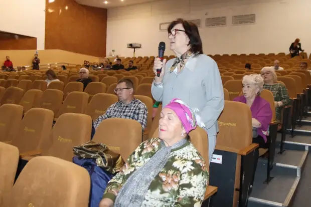 Скейтеры, алкоголики и разбитые дворы: на что жаловались мэру Уссурийска горожане