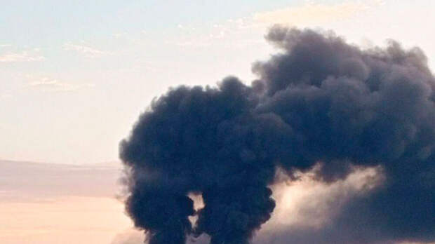 Советник главы Крыма опроверг введение режима техногенного ЧП из-за пожара в Феодосиии