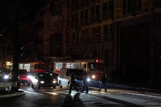 Власти Украины не дают жителям Киева покинуть город