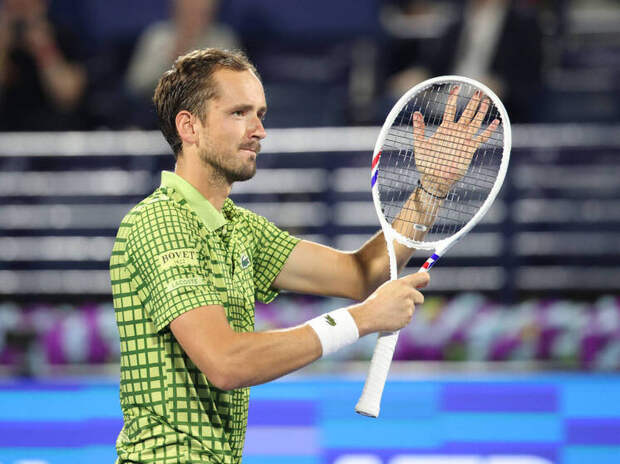 Медведев уступил Синнеру в финале «Мастерса» в Индиан-Уэллсе