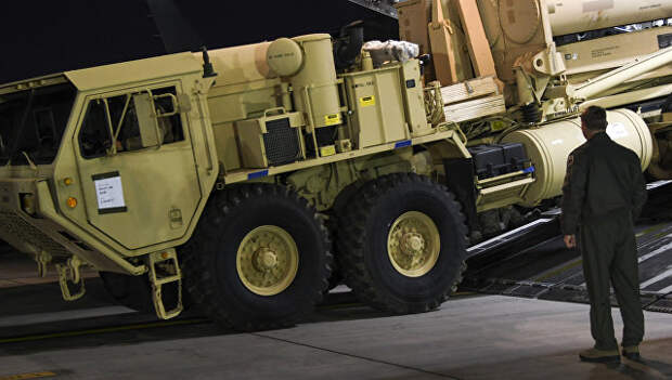 Грузовик с пусковыми установками американских ракетных комплексов THAAD на авиабазе в Южной Корее Грузовик с пусковыми установками американских ракетных комплексов THAAD на авиабазе в Южной Корее