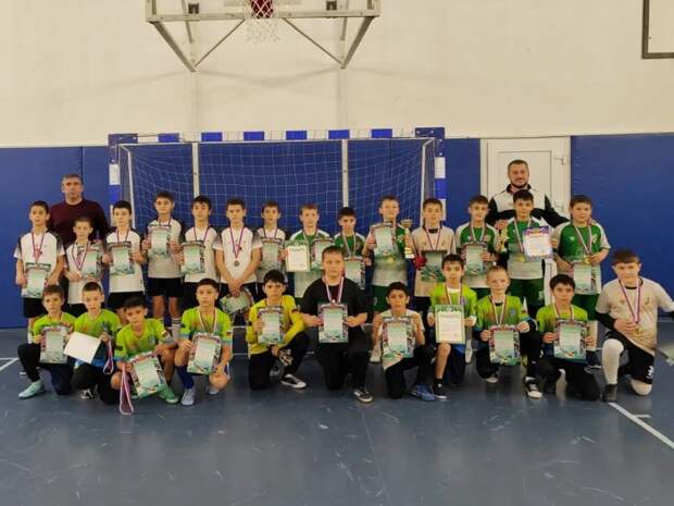 На базе Красногвардейской гимназии прошёл районный турнир по мини-футболу (футзалу) среди юношеских команд