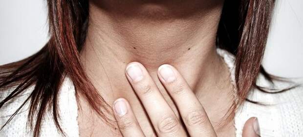 8 безобидных и опасных причин кома в горле