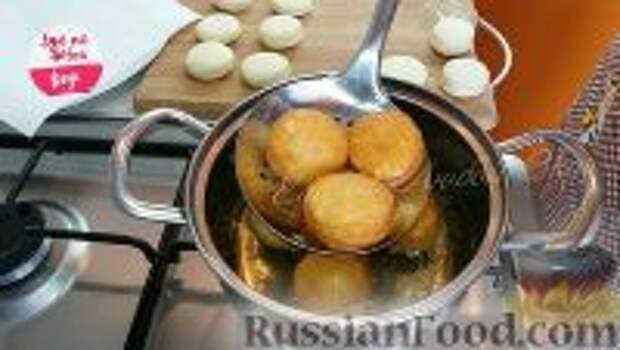 Фото приготовления рецепта: Пышные баурсаки по-казахски - шаг №11
