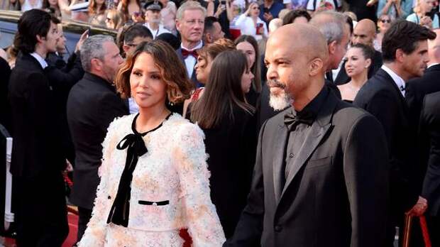 Решилась наконец: Холли Берри снова выходит замуж