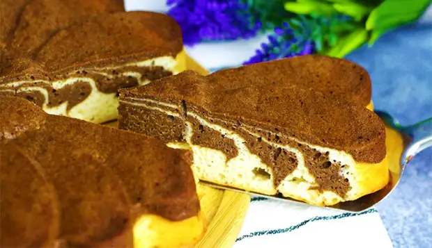 Пирог на йогурте «Зебра»