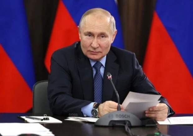 Путин объявил перемирие на 8-9 мая в честь Дня Победы