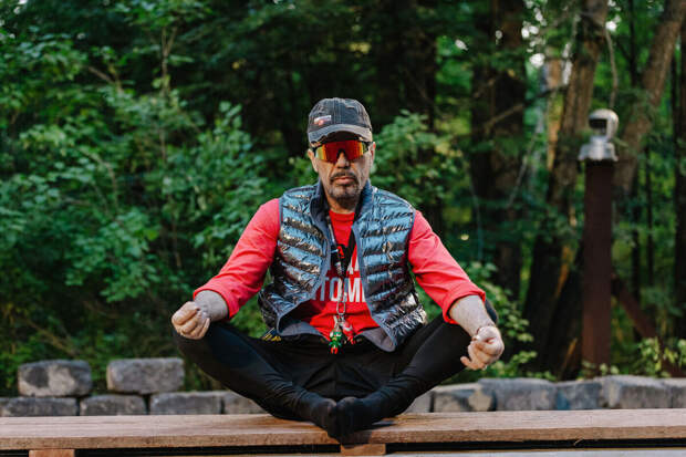 Богдан Титомир встряхнул молодёжь в третьем сезоне «Выживалити»