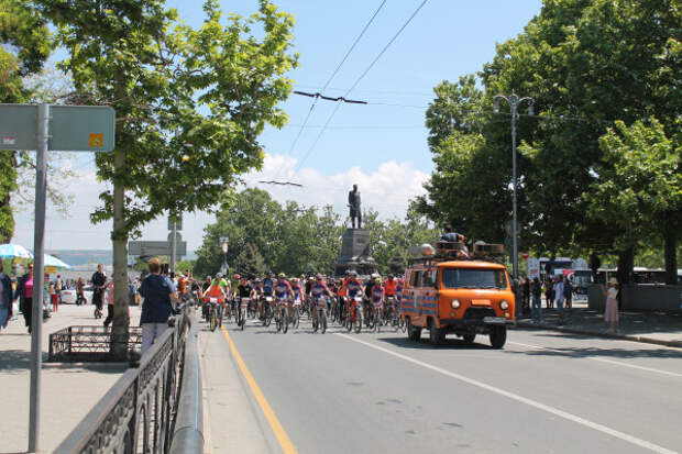 Тысячная велоколонна прокатилась по центру Севастополя 23