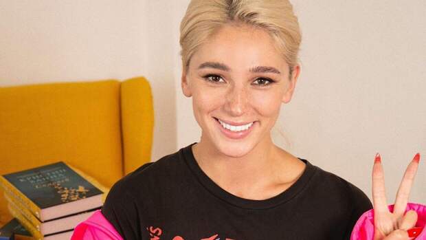 Ивлеева поделилась секретом увеличения груди на фото