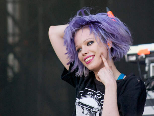 alice-glass