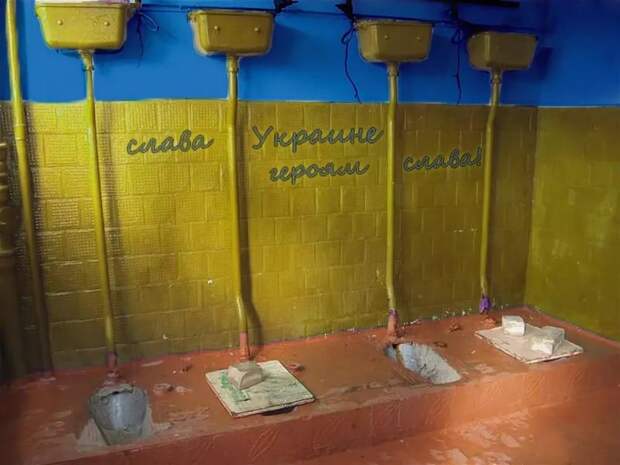 Киевский блогер показал, как вместе с девушкой живёт в туалете из-за отсутствия света и тепла (ВИДЕО)