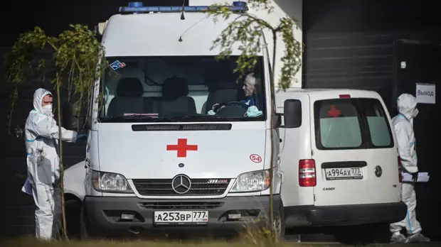 «Меньше болеют и меньше заражают своих близких»: в Москве продлили дистанционное обучение для учащихся 6—11 классов