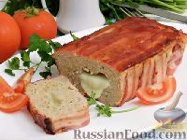 Фото к рецепту: Мясной рулет в беконе