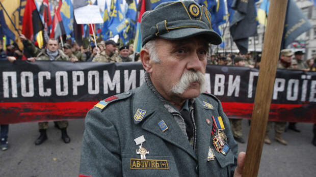 Вместо кружевных трусиков. Украина идёт в ЕС под знамёнами СС Вместо кружевных трусиков. Украина идёт в ЕС под знамёнами СС