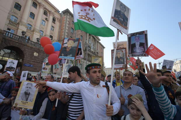 "У России нет будущего": Таджики намерены ринуться в Европу, но есть нюанс