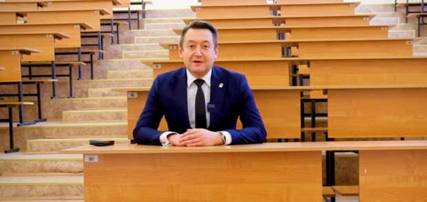 Глава Новомосковска поздравил студентов с Татьяниным днём и Днем российского студенчества