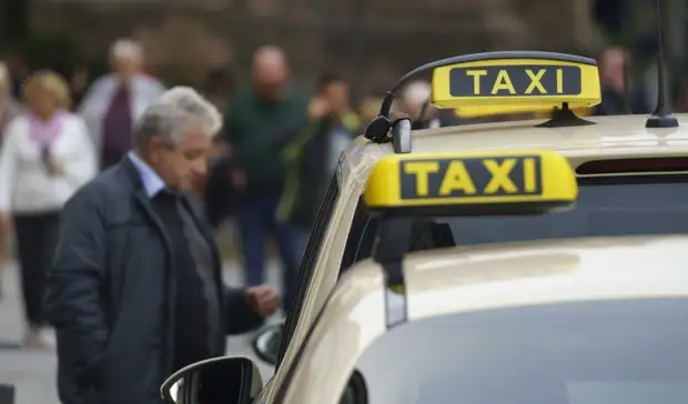 В Орке задержали таксиста, перевозившего украденные у пенсионерки деньги