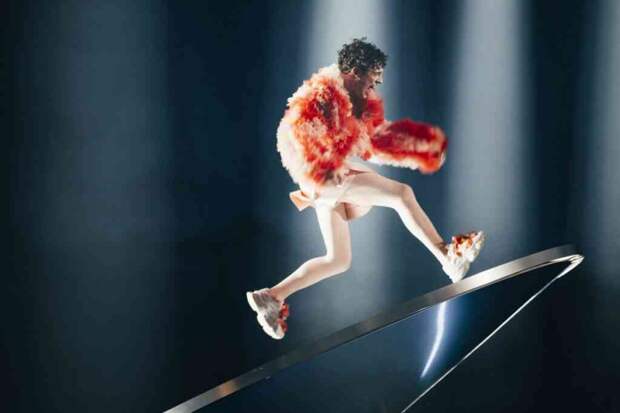 Лауреат «Евровидения‑2024» вернул приз, протестуя против участия Израиля