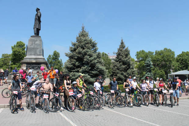 Тысячная велоколонна прокатилась по центру Севастополя 19