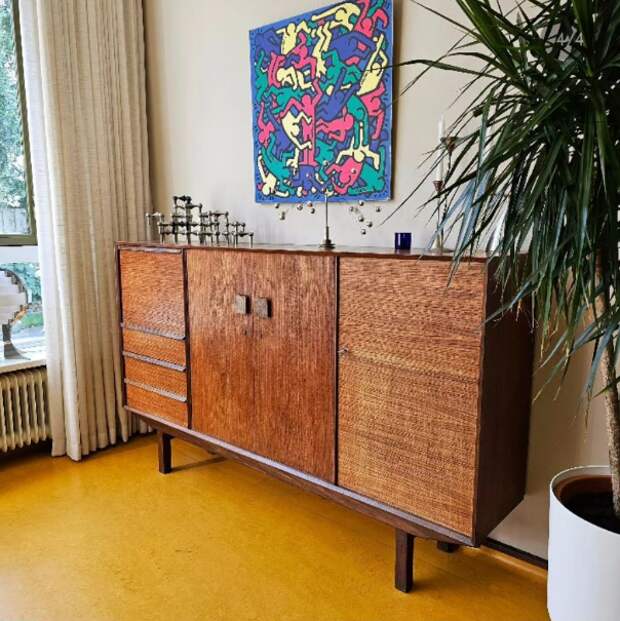 У меня глаз наметанный. Я ежедневно тренирую свою "насмотренность". И поэтому легко определяю старые, винтажные или антикварные вещи, которые имеют ценность и можно вписать в современный интерьер.-4-5