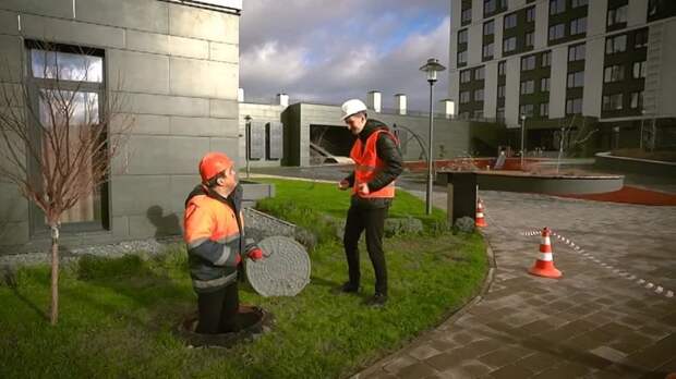 Немец в люке, ругающийся поляк-электрик и таксист из Великобритании на улицах Симферополя