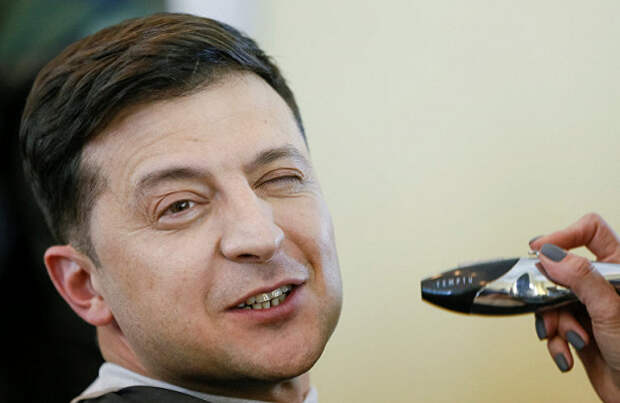 Зеленский обратился к украинцам после выхода первых экзитполов